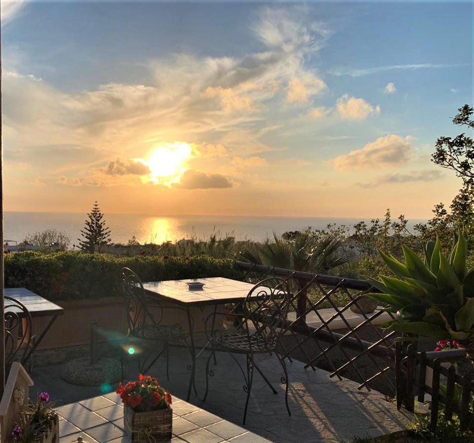 La Terrazzina Sul Tramonto Bed & Breakfast Forio  Ngoại thất bức ảnh